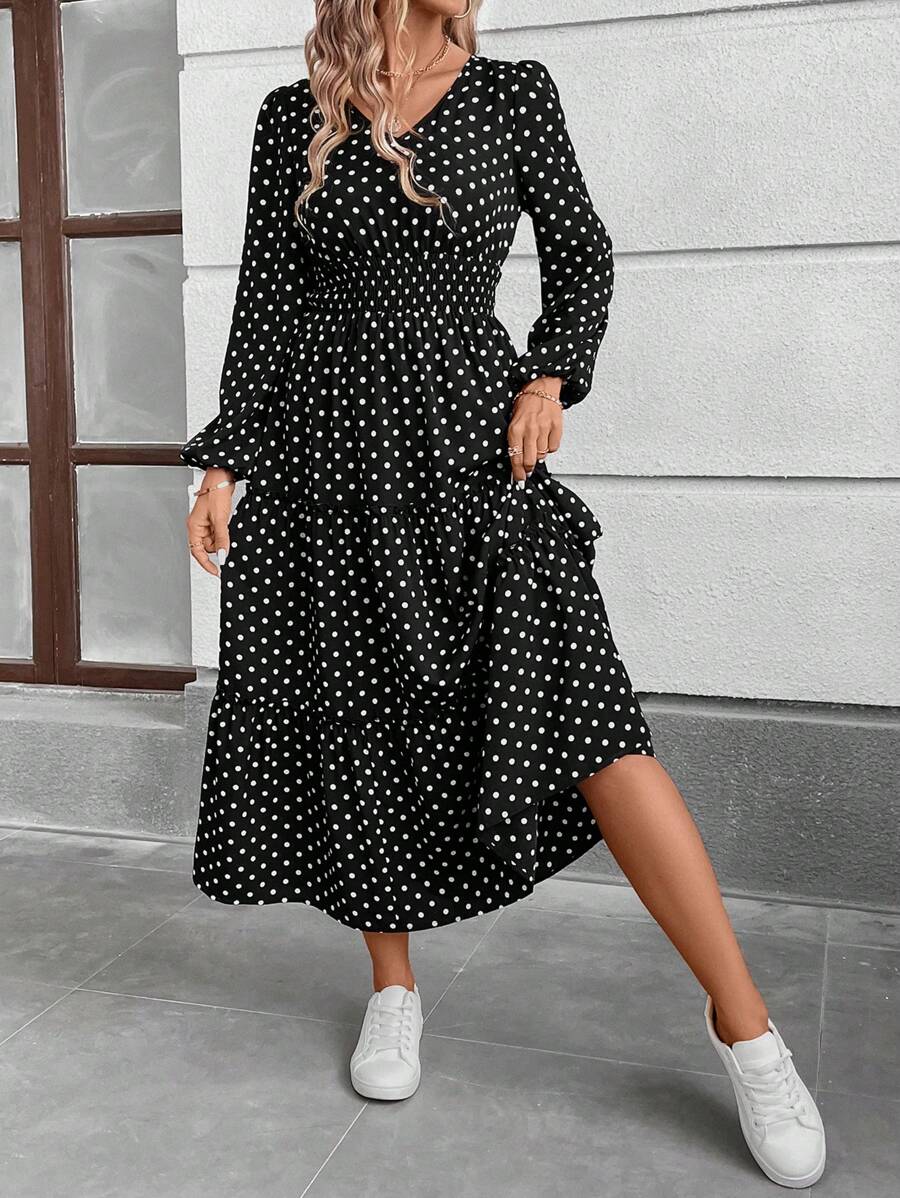 SHEIN LUNE Vestido de vuelo con estampado de lunares blanco y negro de manga larga, cintura extra larga y a la moda para el otoño - Blanco y Negro - Ver 1