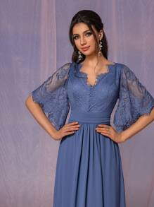 SHEIN Belle 優雅女士深藍色蕾絲拼接雪紡面料深V領擴腳鈴袖腰部褶皺後背V形A字裙，適合婚禮，音樂節，返校季，標準尺寸伴娘裙