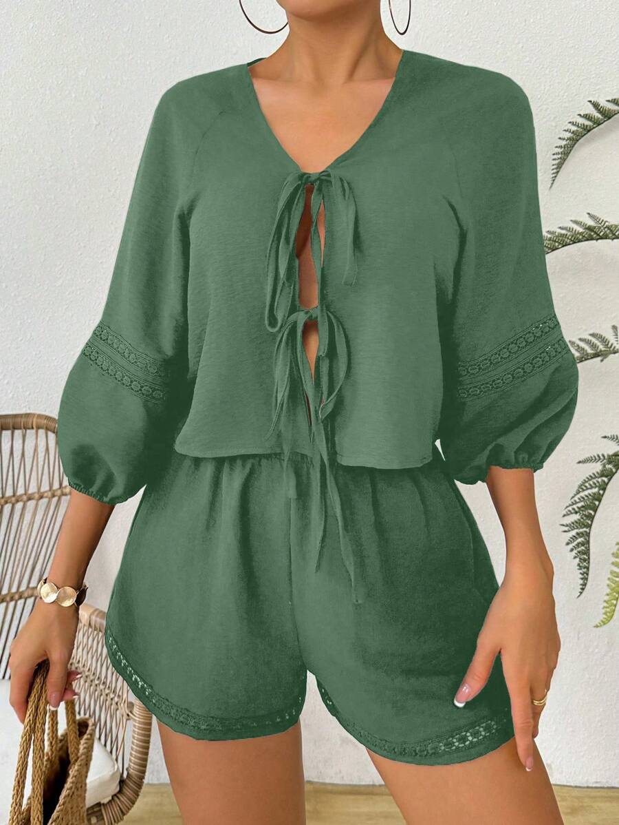 Breezaya 燈籠袖蕾絲拼接領帶前衬衫和短褲2件套裝 - 綠色 - 查看 1