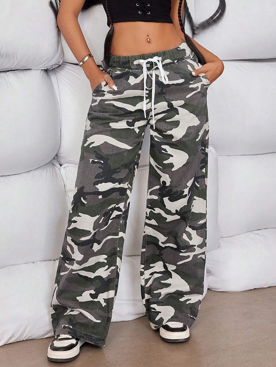 SHEIN ICON Slant Pocket Camo Print Drawstring Waist Jeans - Army Green - View 1