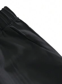 Manfinity RSRT 男士純色短袖襯衫和短褲休閒度假套裝 - 黑色 - 查看 6