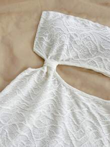 Soleia 女士度假露肩連衣裙，腰部切割和高開叉設計 - 白色 - 查看 3