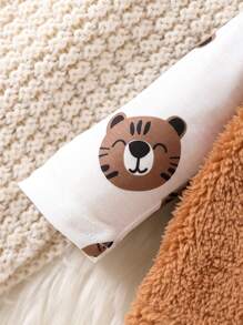 3 piezas/Conjunto Conjunto informal para vacaciones/invierno para niños pequeños con parte superior de manga larga con estampado de osos lindos, chaleco con capucha de color bloque esponjoso y pantalón de chándal