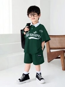 SHEIN 2入組男童韓版寬鬆款POLO領短袖針織衫和純色短褲針織套裝，字母印花，夏季