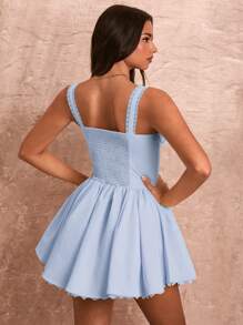 SHEIN BAE 女式褶饰细肩带背心式蕾丝拼接喇叭迷你连衣裙 - 淺藍色 - 查看 2