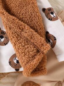 3 piezas/Conjunto Conjunto informal para vacaciones/invierno para niños pequeños con parte superior de manga larga con estampado de osos lindos, chaleco con capucha de color bloque esponjoso y pantalón de chándal