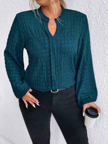 Blusa con cuello en pico y mangas de farol de tallas grandes