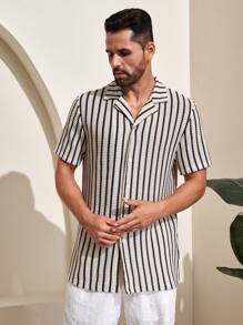 Manfinity RSRT Men's Striped Printed Button Front Short Sleeve Shirt