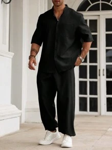 Manfinity Homme 男士加大碼純色短袖釦扣襯衫和口袋休閒褲套裝 - 黑色 - 查看 4