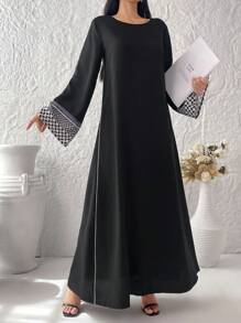 Al Najma 女士圆领格子印花优雅长袖阿拉伯朴素连衣裙 - 黑色 - 查看 3