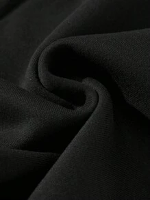 SHEIN 2 pezzi Set casual da donna con felpa con cappuccio in pile con stampa di fulmini e lettere e pantaloncini larghi, ideale per Ognissanti - nero - Visualizzare 5