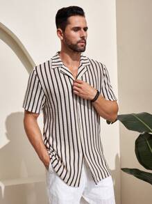 Manfinity RSRT Men's Striped Printed Button Front Short Sleeve Shirt