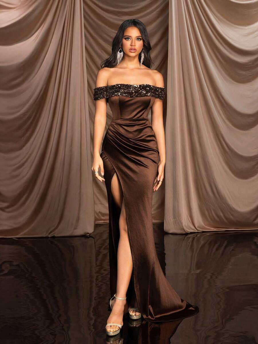 Glamrae Vestido Sereia Elegante de Marrom com Ombro à Mostra, Retalhos de Paetês, Corpete de Babados na Cintura Alta, Franzido Lateral, Ajustado, Fenda Lateral, Longo até o Chão - Perfeito para Encontros, Férias Individuais, Festas, Formatura, Casamentos, Ocasiões Especiais, Jantares e Bailes Formais, Formatura, Festa de Casamento, Vestido de Convidado - Marrom - Visão 1