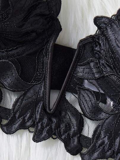 French Classic Zwart Shaped BH Slipje Set, Lingerie view 3