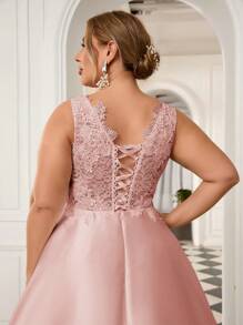 SHEIN Belle Plus Size Deep V-Neck 3D Lace Plaid Simple And Elegant Wedding Dress With Large A-Line Hem And Train - Pink - View 5