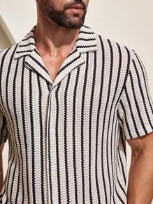 Manfinity RSRT Men's Striped Printed Button Front Short Sleeve Shirt