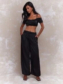 MISSGUIDED 露肩吊带短款上衣和褶皱阔腿裤套装 - 黑色 - 查看 1