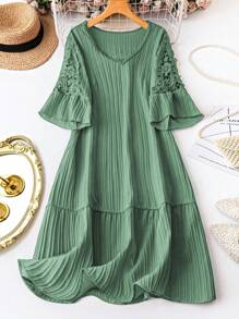 SHEIN LUNE Váy tay chuông xếp nếp viền ren màu trơn cỡ lớn - màu xanh lá - Xem 1