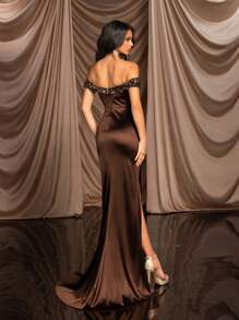Glamrae Vestido Sereia Elegante de Marrom com Ombro à Mostra, Retalhos de Paetês, Corpete de Babados na Cintura Alta, Franzido Lateral, Ajustado, Fenda Lateral, Longo até o Chão - Perfeito para Encontros, Férias Individuais, Festas, Formatura, Casamentos, Ocasiões Especiais, Jantares e Bailes Formais, Formatura, Festa de Casamento, Vestido de Convidado - Marrom - Visão 4