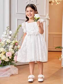 SHEIN Vestido blanco de encaje para niñas pequeñas, hecho principalmente de encaje blanco y combinado con delicado bordado de encaje y diseño floral exquisito, proporcionando un estilo elegante y delicado y sumando una atmósfera suave con puños diseñados con encaje, mostrando la elegancia de una niña pequeña. La cintura está decorada con pétalos de flores, mejorando aún talla grande la delicadeza y efecto visual del vestido. Adecuado para uso diario informal, viajes al aire libre, actividades al aire libre, adecuado para las temporadas de primavera y verano. - Multicolor - Ver 5