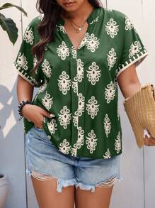 SHEIN Clasi Regular Plus Floral Print Notched Neckline Batwing Sleeve Blouse - Army Green - View 5