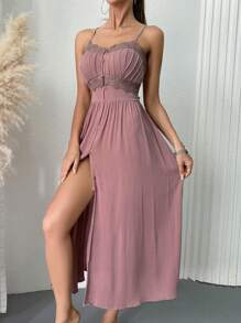 Vestido de pijama largo con panel de encaje, botones frontales, tirantes ajustables y pliegues