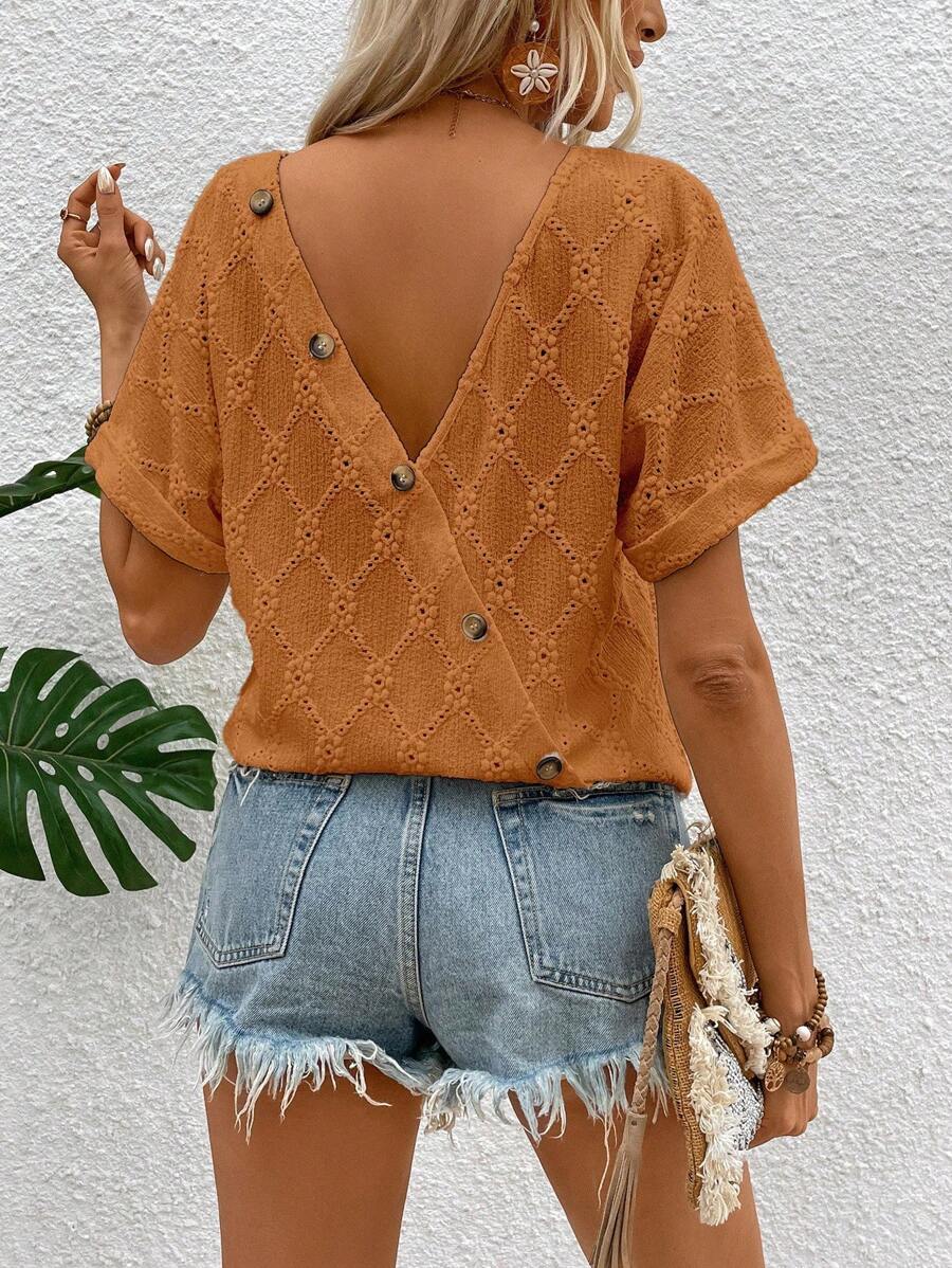 Breezaya 女式純色空心刺繡背後鈕扣T恤，適用於度假和休閒 - 棕色 - 查看 1