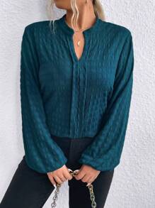 Blusa con cuello en pico y mangas de farol de tallas grandes