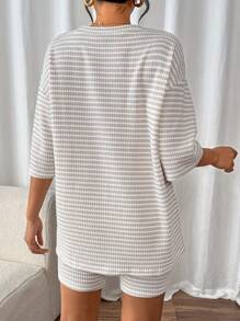 SHEIN Frenchy 女士纯色落肩罗纹针织 T 恤和短裤返校服装秋季女装复古风格教师服装 - 杏色 - 查看 2