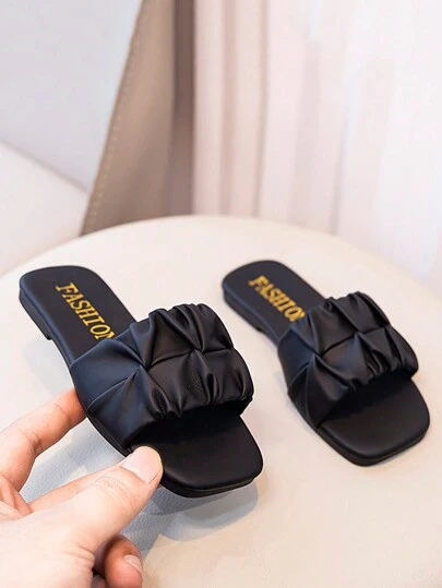 兒童時尚、舒適、易搭配和簡單休閒拖鞋