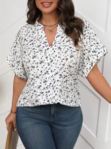 SHEIN LUNE Plus Size Floral Printed Notch V Neck Short Sleeve Blouse - Multicolor - View 1