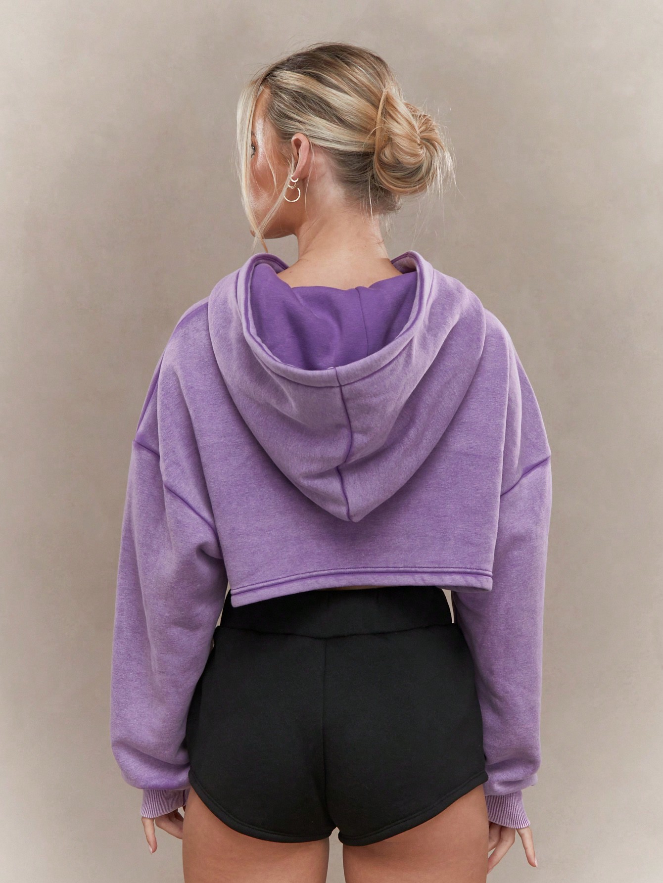 T-shirt à capuche avec broderie pour femmes en Violet T-shirt à capuche avec broderie pour femmes en Violet