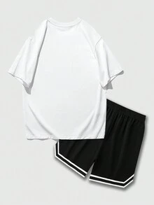 ROMWE MEN Anime Nam Mùa Hè Nhân Vật Hoạt Hình & Khẩu Hiệu In Cổ Tròn Tay Ngắn Áo Thun Và Dây Rút Eo Quần Short Bộ - Đen và trắng - Xem 2