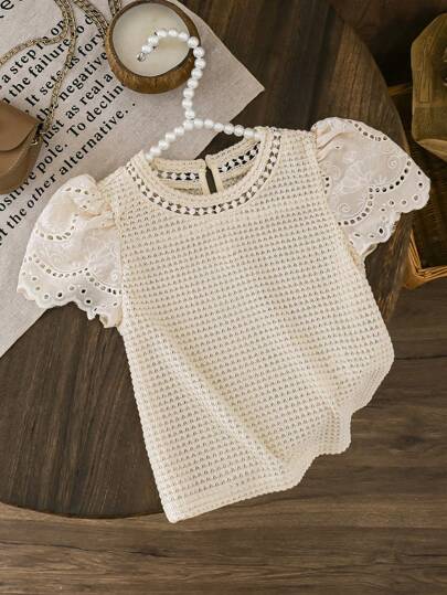 SHEIN LMoss Kids Camiseta ajustada de niña LMoss con cuello redondo de color liso, con volantes de encaje