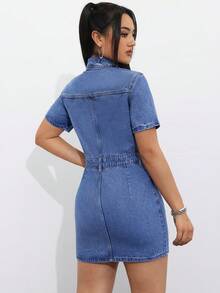 SHEIN EZwear Vestido vaquero con bolsillos de solapa y botones frontales para verano - Lavado ligero - Ver 3