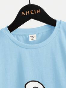 SHEIN Camiseta personalizada para niño preadolescente con patrón de dibujos animados tejida y cómoda con manga corta y cuello redondo - Celeste - Ver 3