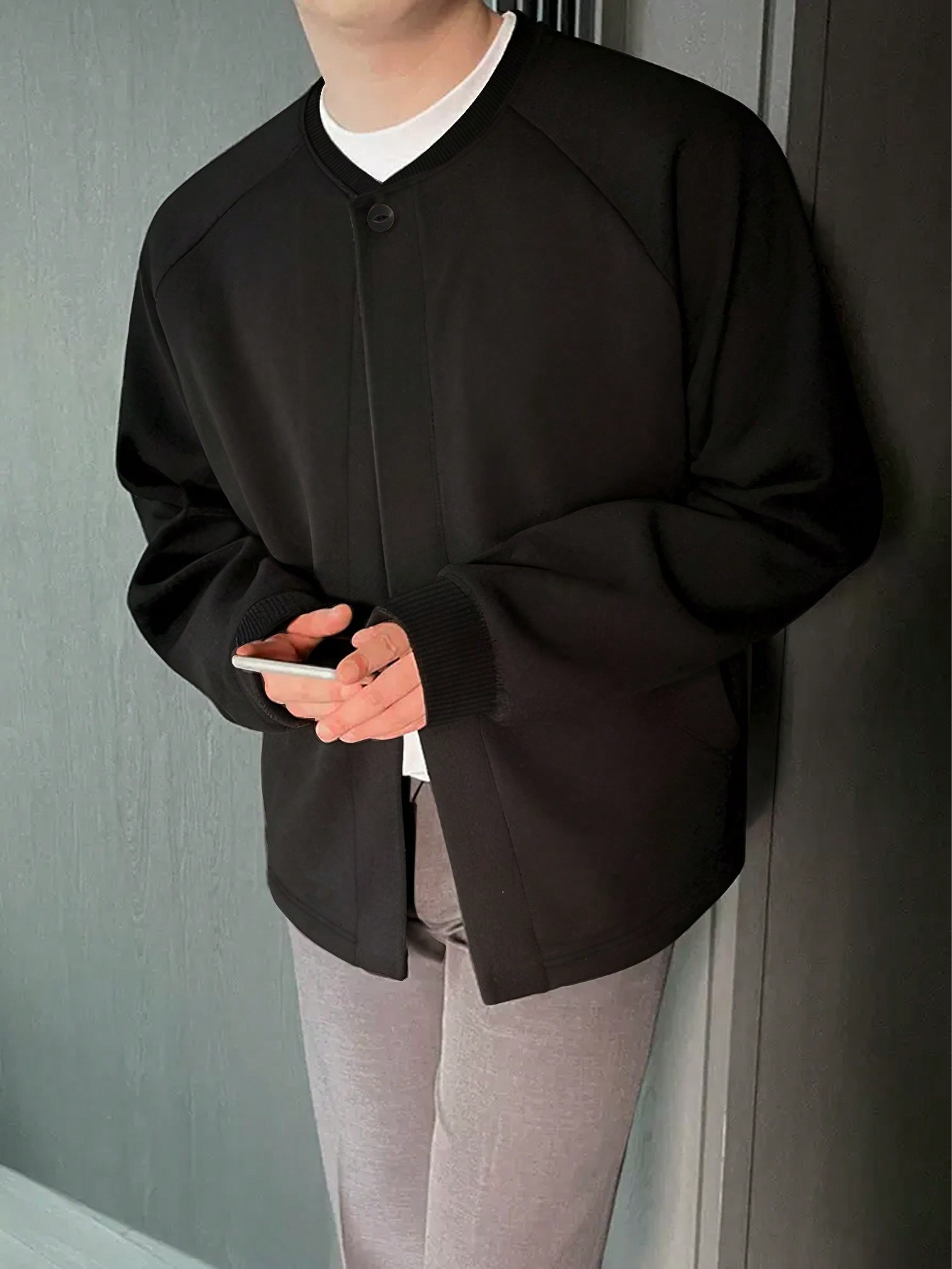 Manfinity Dauomo Men's Round Neck Button Long Sleeve Solid Color Simple Loose Casual Fashion Sweatshirt Sweatshirt