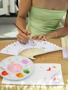 Quạt giấy gấp màu trắng 1 chiếc - Quạt trống tự làm có thể tùy chỉnh, siêu di động và nhẹ, đồ dùng dự tiệc di động hoàn hảo, quà tặng đám cưới độc đáo, trang trí tiệc sinh nhật, tranh vẽ thủ công, đạo cụ tiệc, trang trí phòng, phụ kiện trang trí nhà cửa - trắng - Xem 9