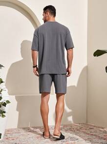 Manfinity RSRT Men's Plain And Simple Daily Wear Short Sleeve T-Shirt And Shorts Set - Grey - View 2