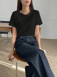 DAZY Women's Round Neck Asymmetrical Loose Short Sleeve Straight T-Shirt With Design Sense Summer