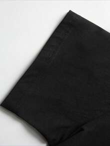 ROMWE MEN Anime Nam Mùa Hè Nhân Vật Hoạt Hình & Khẩu Hiệu In Cổ Tròn Tay Ngắn Áo Thun Và Dây Rút Eo Quần Short Bộ - Đen và trắng - Xem 5