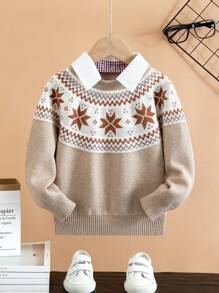SHEIN Nuevo producto suéter de otoño e invierno con cuello de camisa para niño joven. Este suéter para bebés con cuello de camisa está diseñado con un patrón de Fair Island, mostrando un estilo fresco y lindo infantil, agregando elementos de creatividad y moda. El patrón puede contener elementos como patrones de dibujos animados con líneas brillantes y coloridas, agregando vitalidad e inocencia al suéter. El suéter está hecho de tejido suave y cómodo, adecuado para la piel tierna de bebés y niños pequeños, haciendo que el bebé se sienta cálido y cómodo cuando lo usa. Centrándose en la combinación de comodidad y sentido de la moda, es adecuado para el uso diario. Un suéter como este no solo puede decorar la linda imagen del bebé, sino que también puede agregar aspectos destacados a la ropa del bebé, mostrando la belleza juguetona y animada de los bebés. Ya sea para reuniones familiares o para jugar, este suéter se convertirá en una prenda destacada en el armario del bebé.