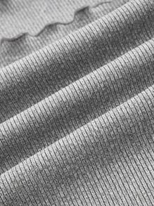 Slaydiva Quần short màu trơn đơn giản cơ bản có kích thước lớn thoải mái với chi tiết viền ren sóng dành cho nữ - Màu Xám nhạt - Xem 4