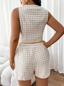 SHEIN Frenchy Karierten Ärmellose Bluse mit Knopfverschluss und V-Ausschnitt in Große Größen, kombiniert mit Shorts mit Taschen, lässiges 2-teiliges Set