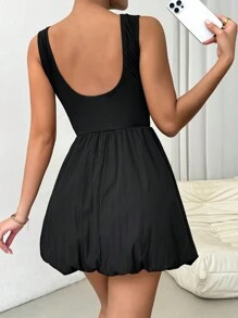 Chiquease 無袖圓領露背修身系帶連衣裙