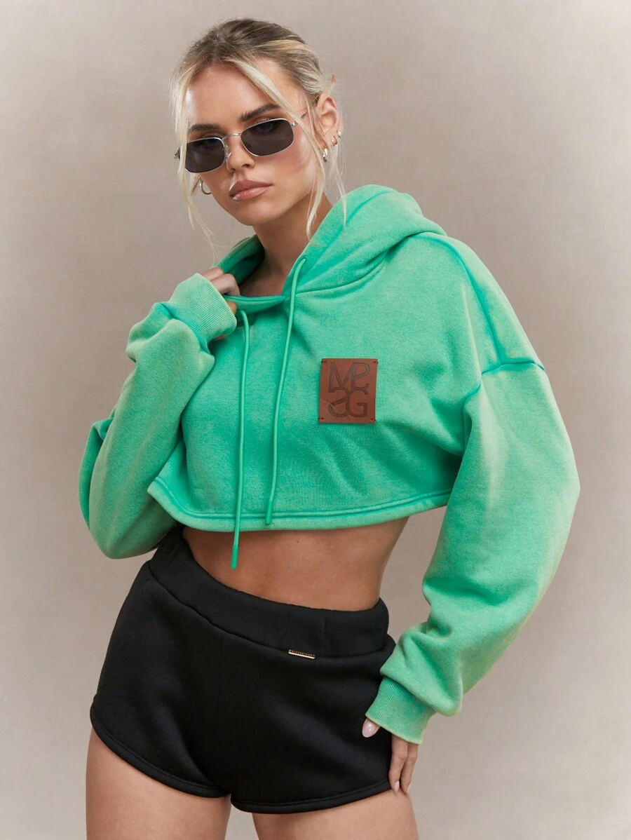 MISSGUIDED Branded Logo Leather Patch Overhead Drop Shoulder Crop Hoodie Christmas - Green - View 1
