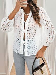 SHEIN Frenchy Damen Einfarbig ausgebranntes Schnürhemd für den täglichen Lässig-Stil Herbst Damenbekleidung Schulanfang Kleidung Old Money Stil Lehrer Outfits