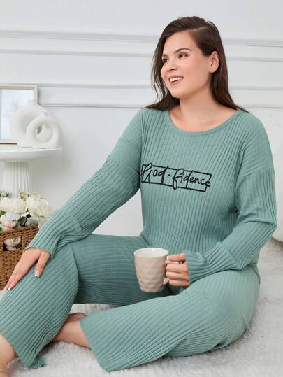 Conjunto de pijama de homewear de 2 peças com camisa de manga longa com impressão de slogan e calça comprida de algodão