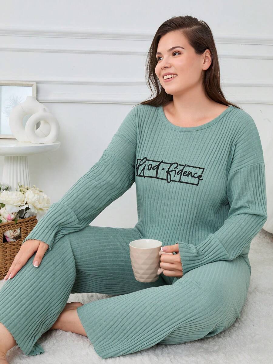 2Pcs Cottonline Slogan Printed Long Sleeve Shirt And Long Bottoms Homewear PJ Set - Green - View 1
