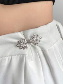 DAZY 花形腰帶扣，適用於褲子或裙子，可調節腰圍大小